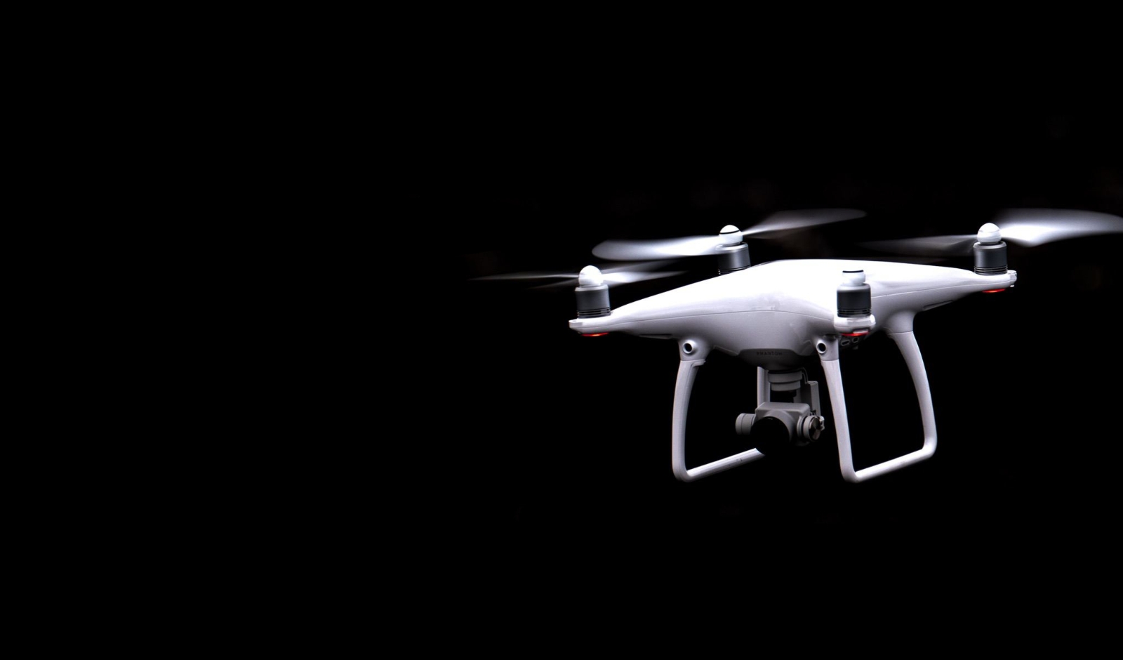 Read more about the article LEARN HOW TO FLY A DRONE